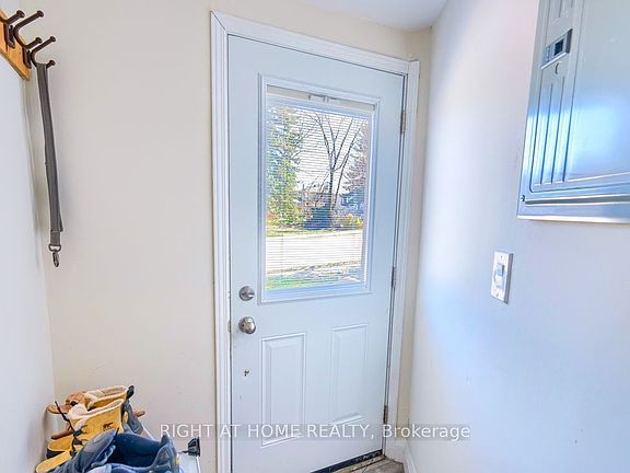 5th image of 18 Ewing St #1