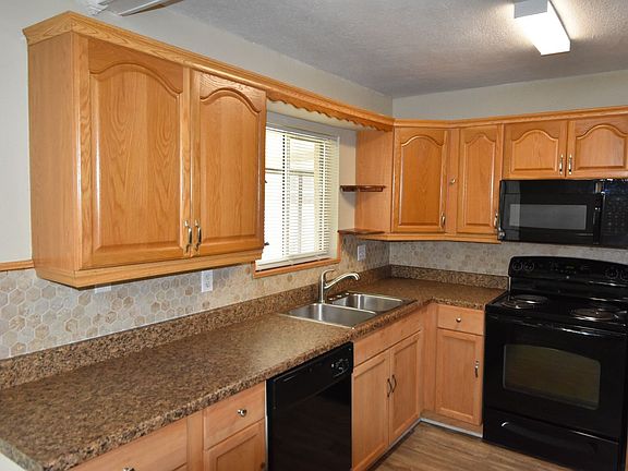 5th image of 707 Hibiscus Cir E
