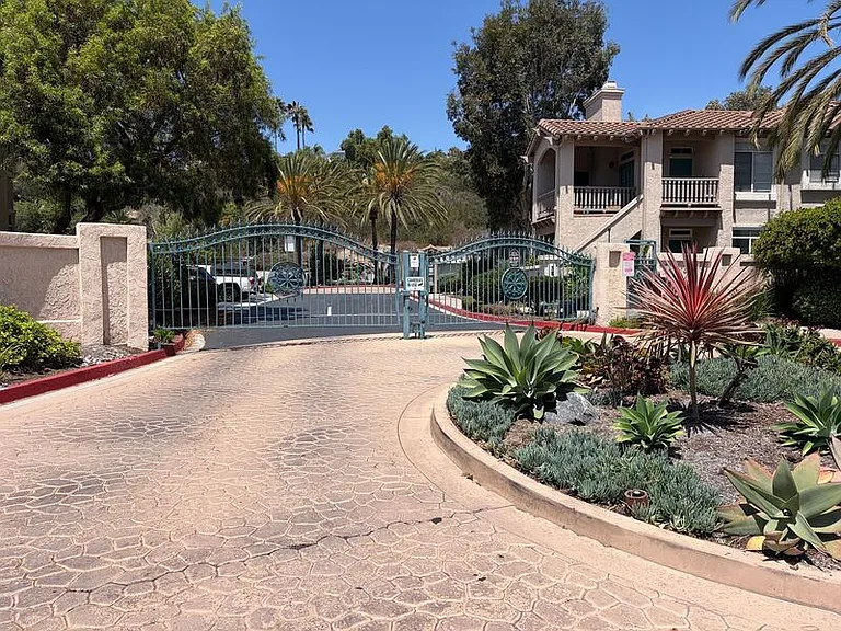 3416 Cameo Dr #30 — Photo 3