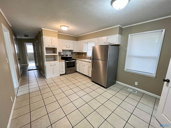 4th image of 4812 Aubrey Cir NW