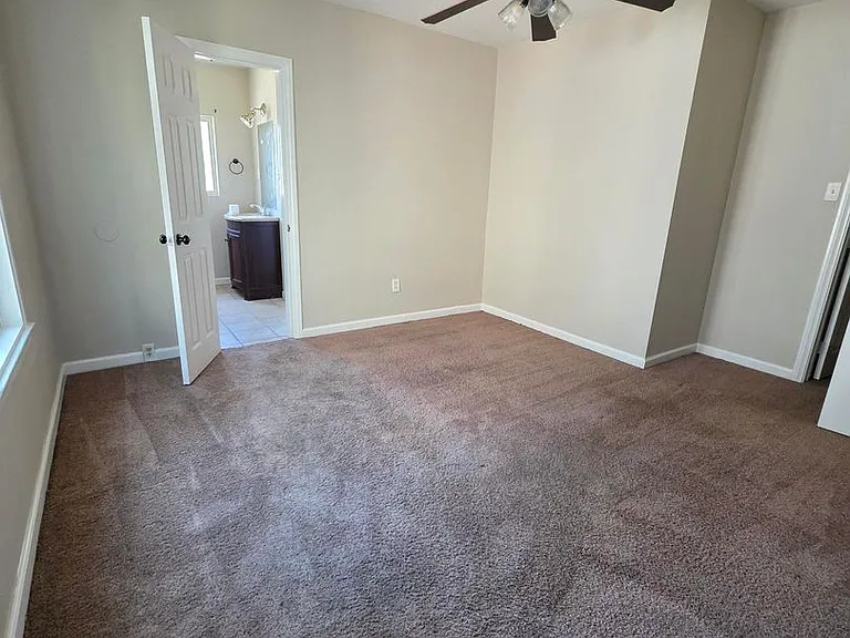 2641 N Arrowhead Ave — Photo 19