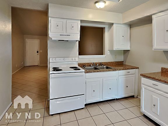 3rd image of 117 Cindy Ln