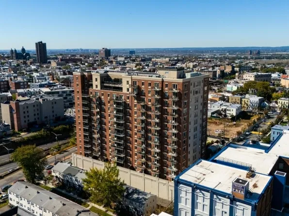 3312 Hudson Ave #8L, Union City, NJ 07087