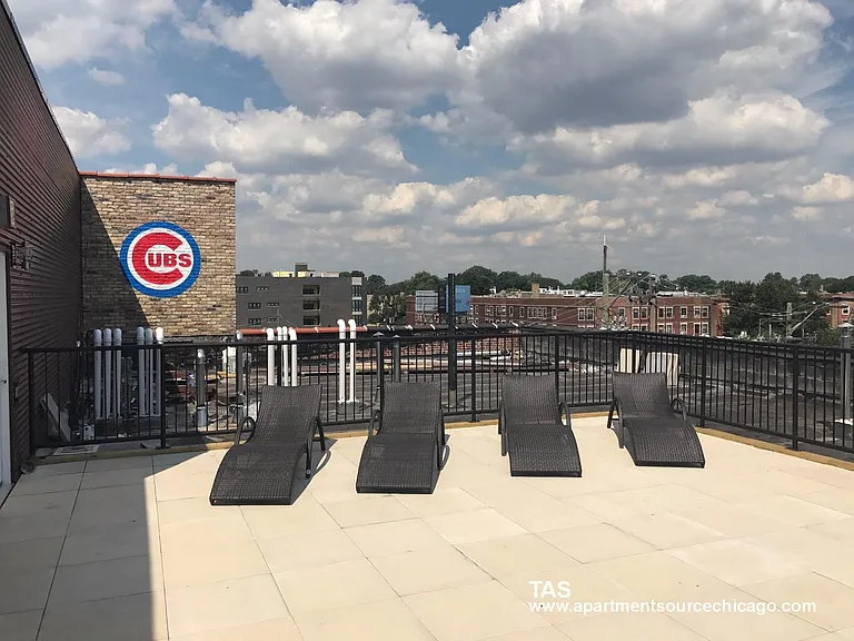 915 W Dakin St #3 — Photo 12