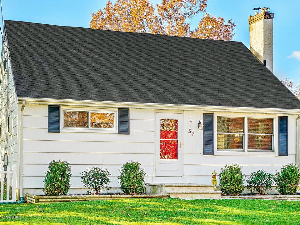 1st image of 33 Winding River Dr