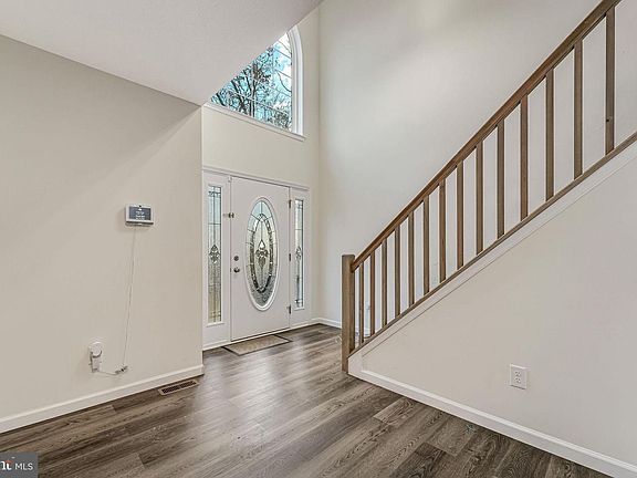 5th image of 117 Edgewood Ln