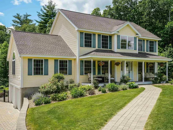 19 Sycamore Street, Pelham, NH 03076-2427