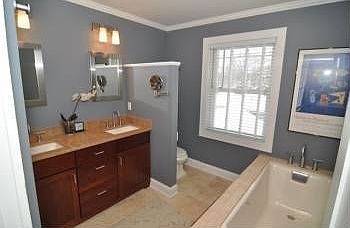 4th image of 4929 Thomas Ave S