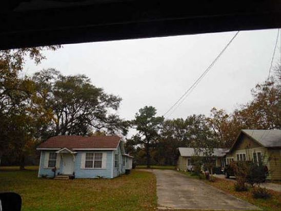 2nd image of 6211 25th St