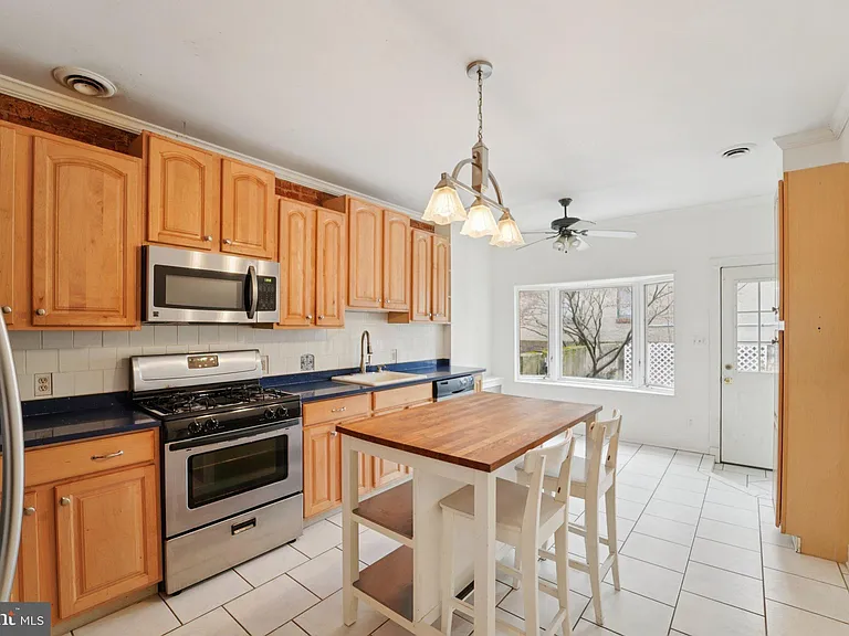 2206 E Baltimore St — Photo 14