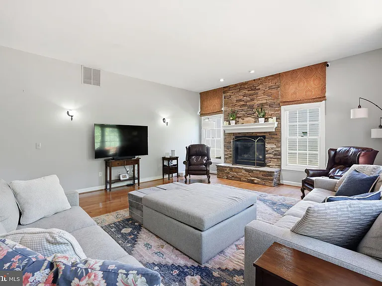 5767 Bush Hill Dr — Photo 26