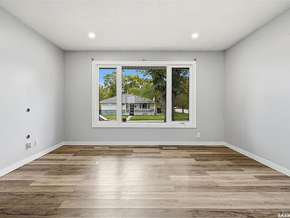 3rd image of 2 Sampson PLACE