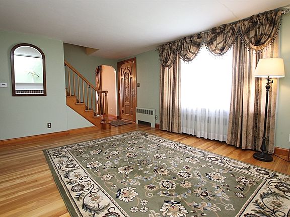 3rd image of 86 Farrell Rd