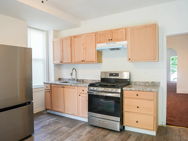 605 Cator Ave — Photo 16