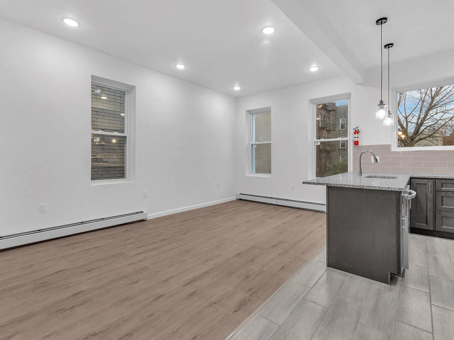 2 bed, 1.0 bath, $2,500 — Photo 3