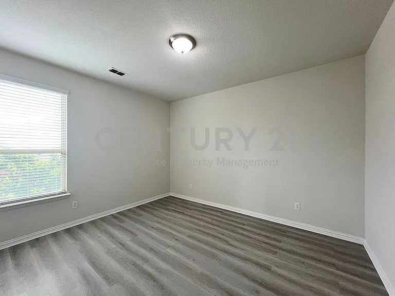 15201 Everly Ct — Photo 10