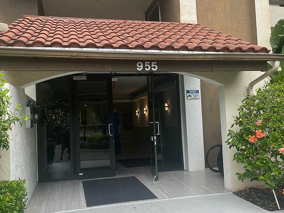 2nd image of 955 Egret Circle #411