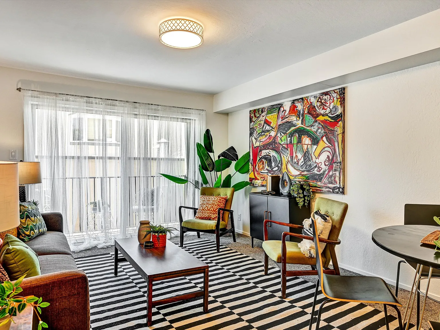 1 bed, 559 sqft, $2,345 — Photo 2