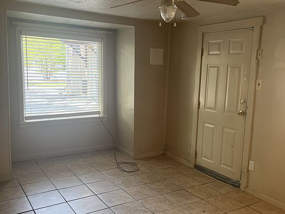 3rd image of 275 E 200th St S