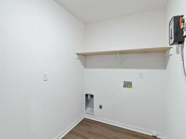229 Montana Ave — Photo 14