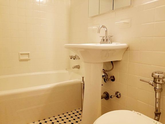 4th image of 14202 84th Dr #654