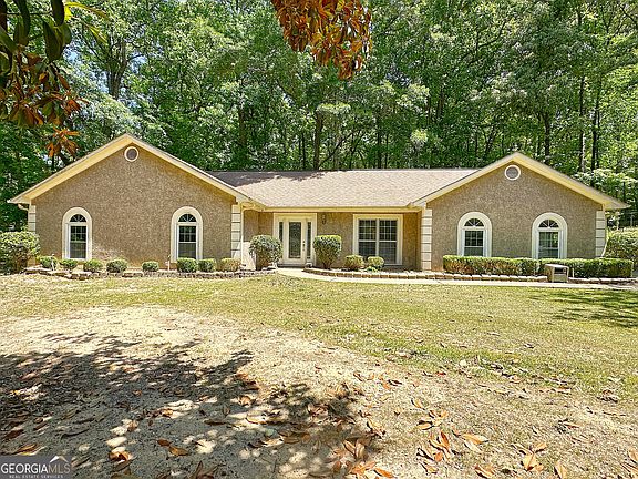 2nd image of 112 Greenbriar Trl