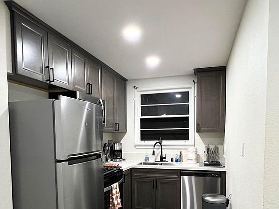 5th image of 4334 Arizona St #4340