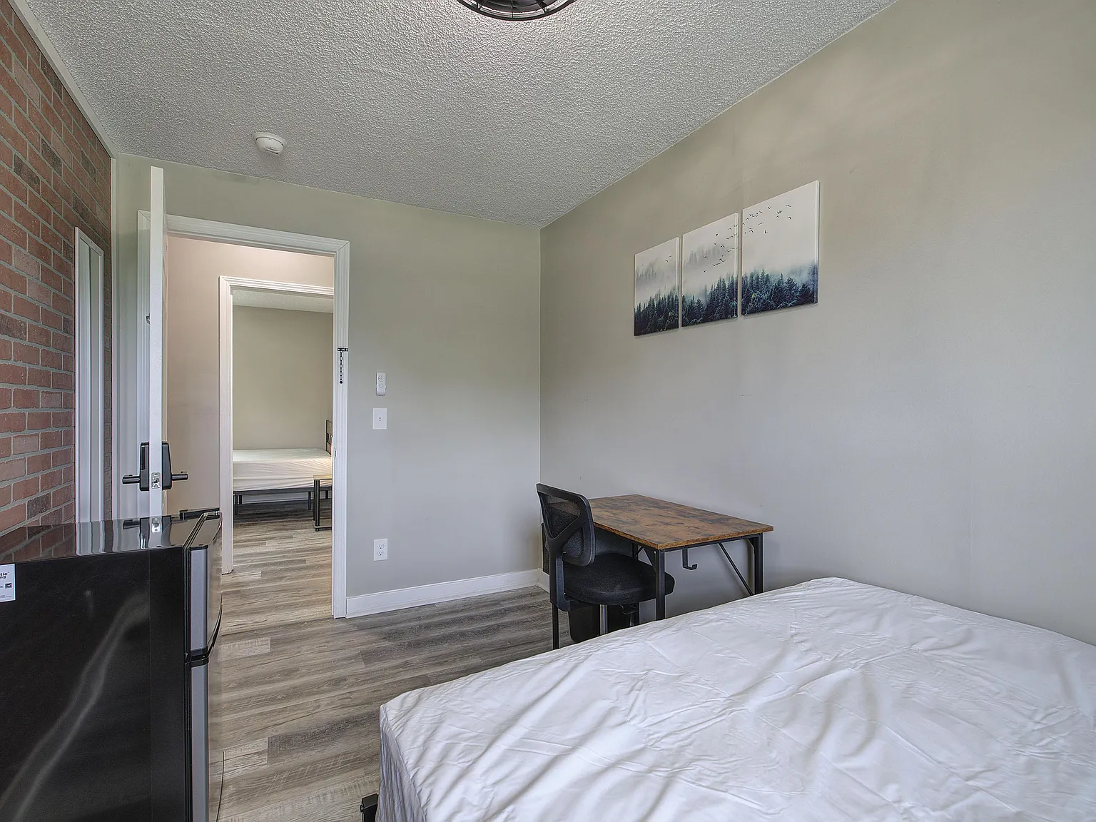 4 bed, 2.5 bath, 2000 sqft, $819 — Photo 2
