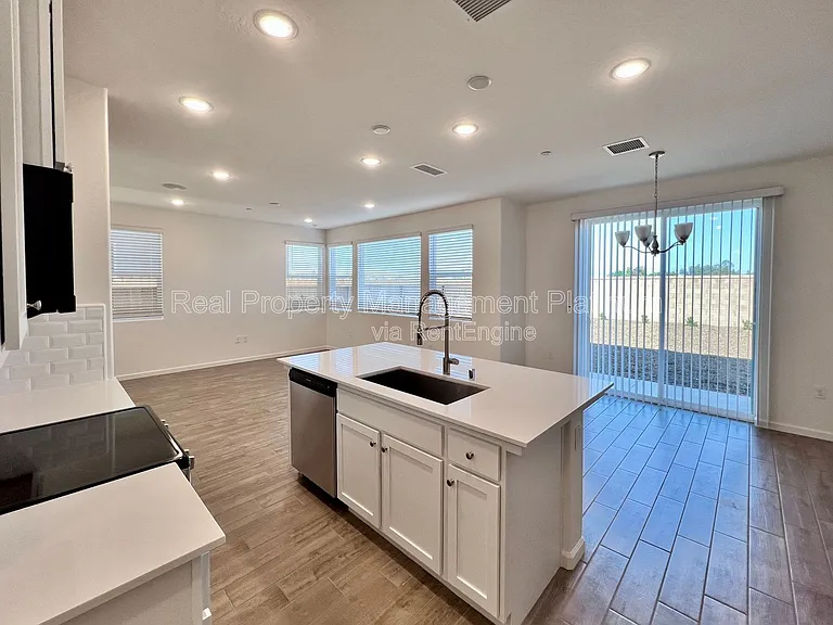 2065 N Wagon Ln — Photo 16