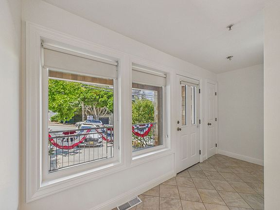 3rd image of 853 De Haro St