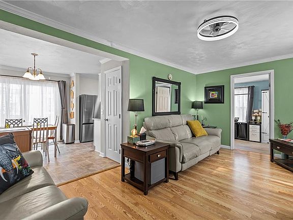 3rd image of 4752 Atterbury St