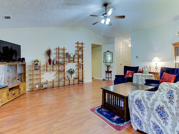 4th image of 3014 River Station Dr