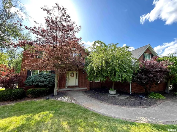 1137 Oakwood Rd, East Peoria, IL 61611