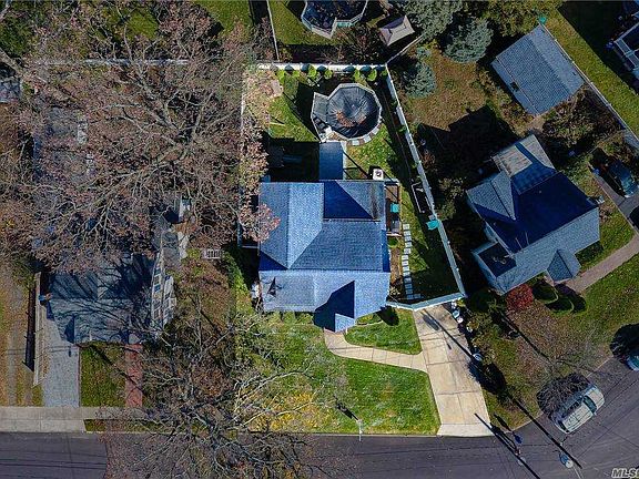 4th image of 2571 8th St