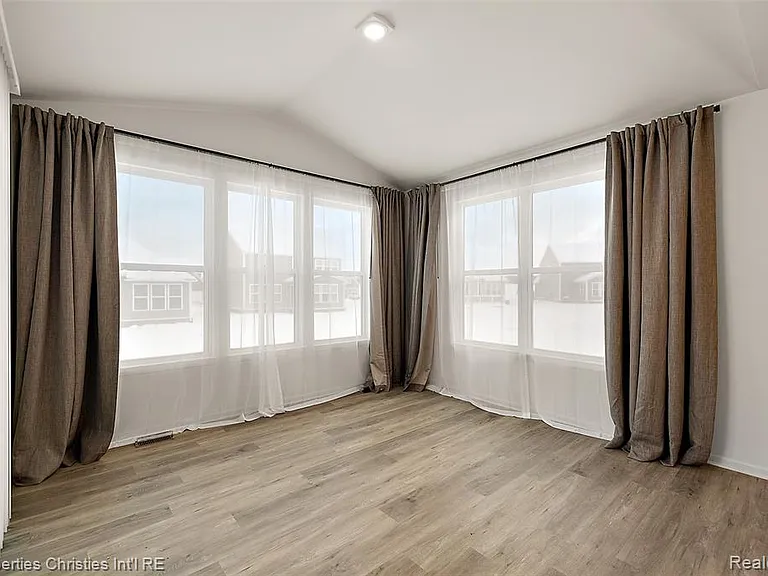 2436 Parkshore Dr — Photo 23