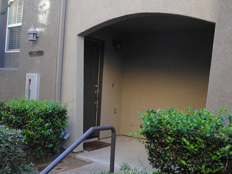 672 Kellogg St — Photo 3