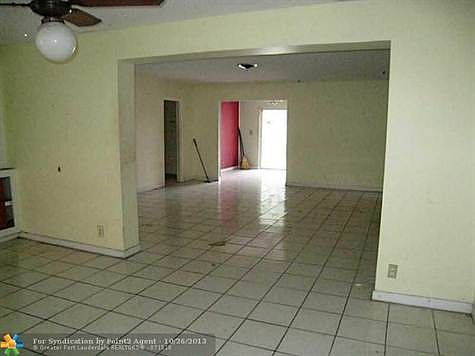 3rd image of 4321 NW 21st St