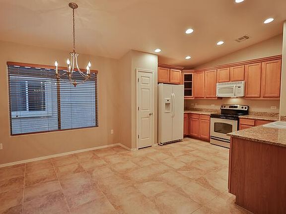 5th image of 902 E Ashburn Mountain Dr