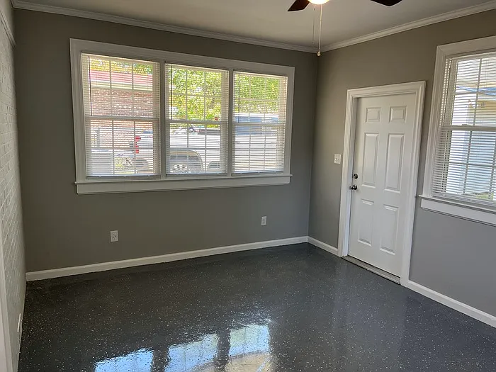 1305 Colonial Ave NW — Photo 3