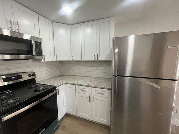 3rd image of 4409 N Suwanee Ave