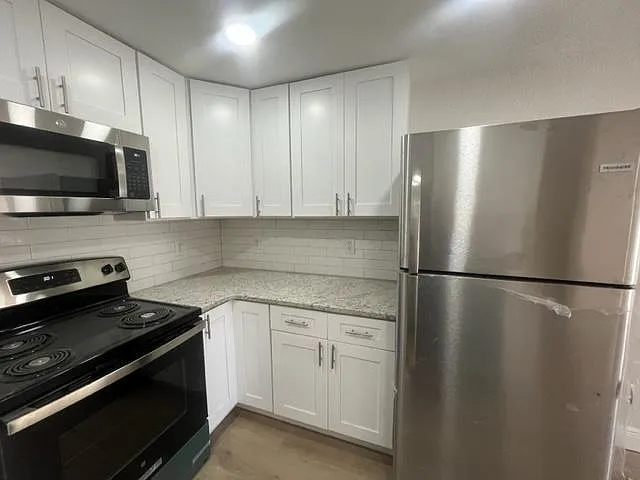 4409 N Suwanee Ave — Photo 3