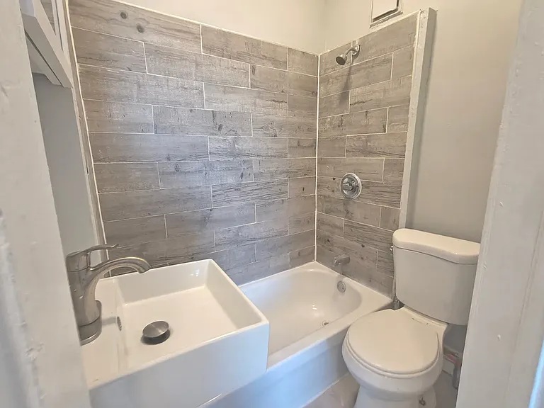 316 Colt St #6 — Photo 5