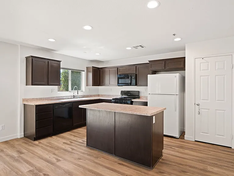 6997 Alderwood Dr — Photo 5