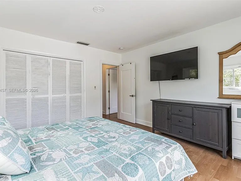 633 N Crescent Dr — Photo 34
