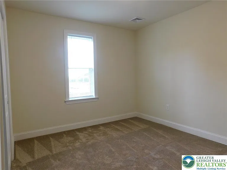 68 W Union Blvd — Photo 28