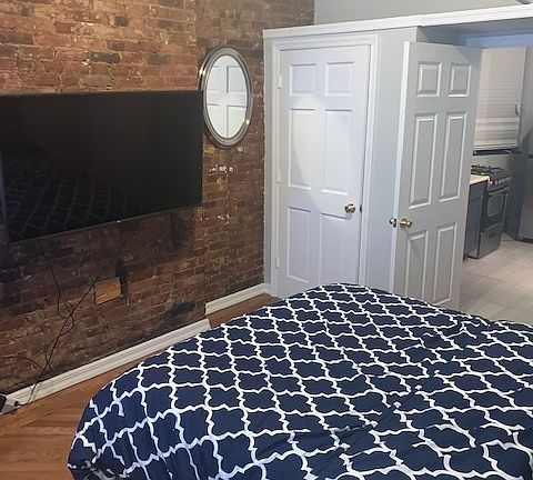 5th image of 9 Stanton St #3AT