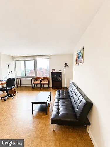 604 S Washington Sq Photo 1