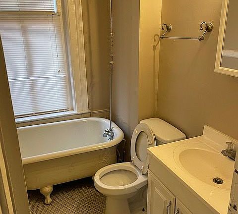 2nd image of 208 W Ormsby Ave APT 3