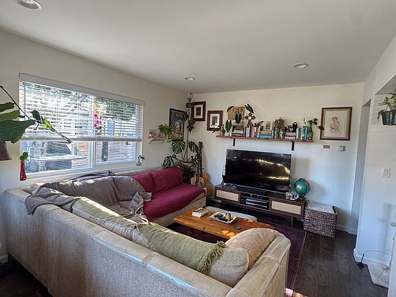 3rd image of 2801 Daubenbiss Ave #21