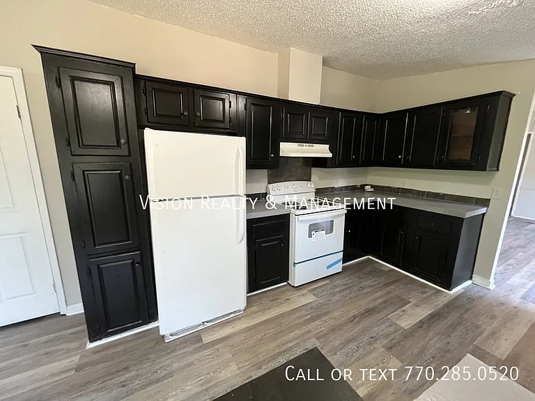137 Park West Ct — Photo 32